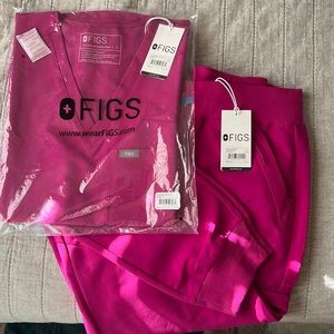 Raspberry Figs Scrub Set